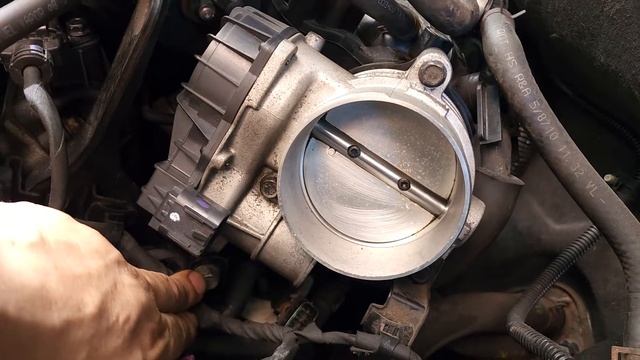 2011 kia sorento v6 3.5L Cambiando cuerpo de aceleración o Throttle Body смотреть онлайн