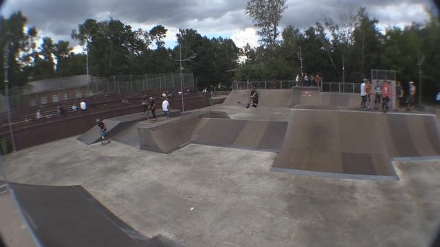 изи трюки на самокате и бмх скейтпарк Кузьминки часть 2 из 2, 20170824 смотреть онлайн