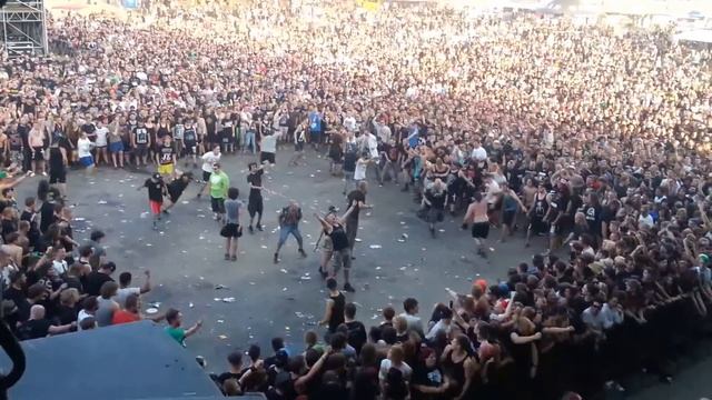 Wall of Death (EXTREME) - With Full Force 2014 смотреть онлайн