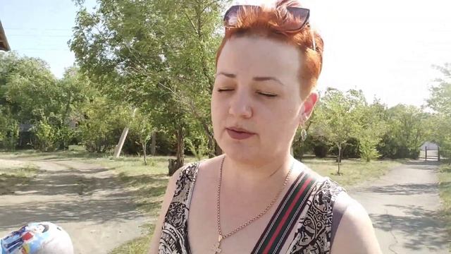 Подарки бабушке/Отпуск в самом разгаре/Еда в отпуске/Покупки для дома смотреть онлайн