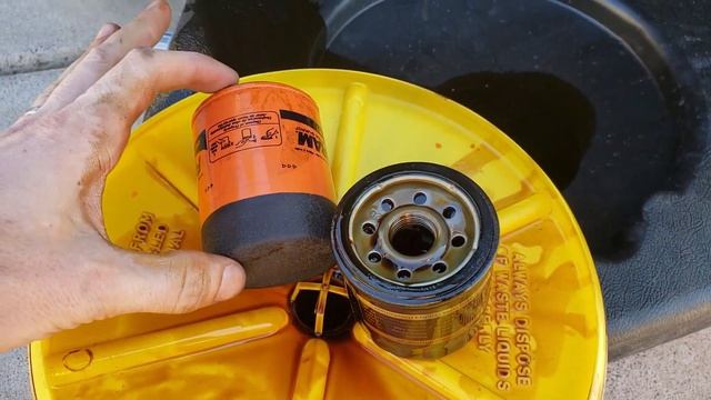 How to Change Car Engine Oil and Filter (Saturn Vue 2003-2007) смотреть онлайн