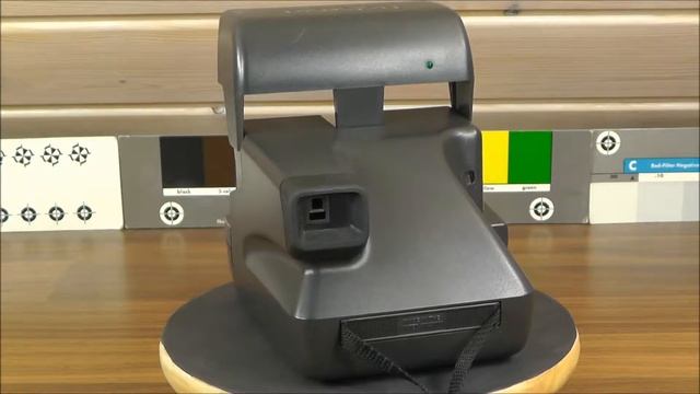 Polaroid Land Camera 636 closeup смотреть онлайн