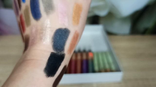 Все мои тени-карандаши | Запасы хомяка 2022 смотреть онлайн