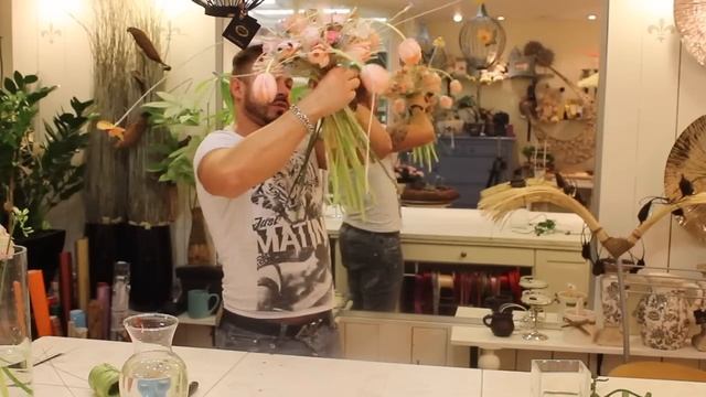 Мастер-класс Славы Роска: Свадебный букет на каркасе смотреть онлайн