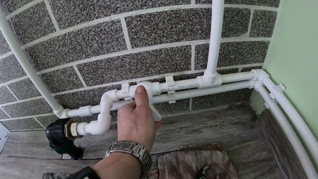 Простая опрессовка водопровода и первый запуск / Серия 102 смотреть онлайн