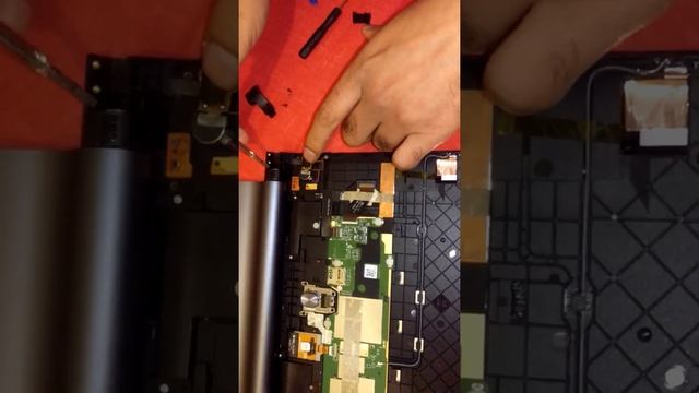 Lenovo Yoga Tab 3 10.1" Replacing Battery смотреть онлайн