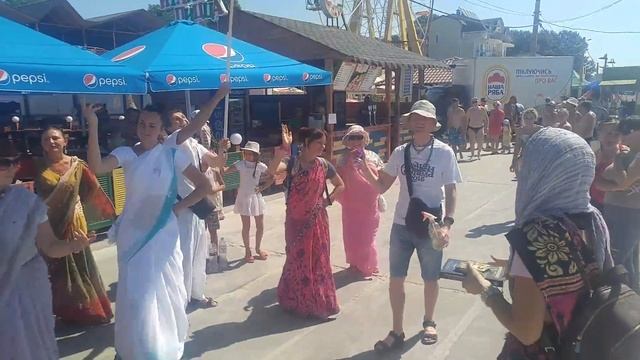 Шествие Хари Кришны по набережной Железного порта смотреть онлайн