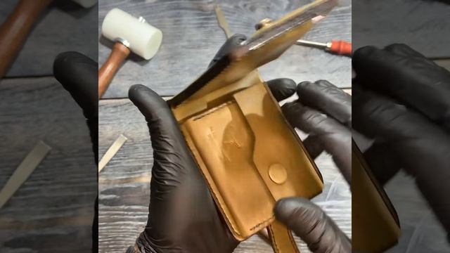 Leather Crafts! Men's Leather Wallet Review! 100% Handmade