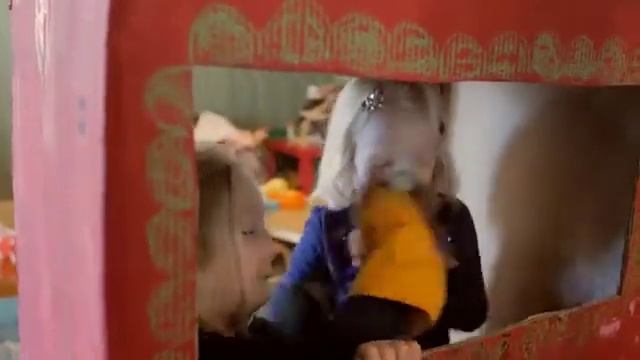 Puppet play: how it helps child development смотреть онлайн