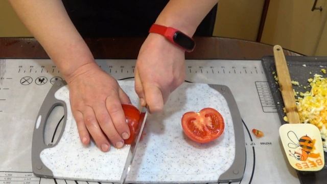 Слоеный Салат с Красной Рыбой на НОВЫЙ ГОД и РОЖДЕСТВО смотреть онлайн