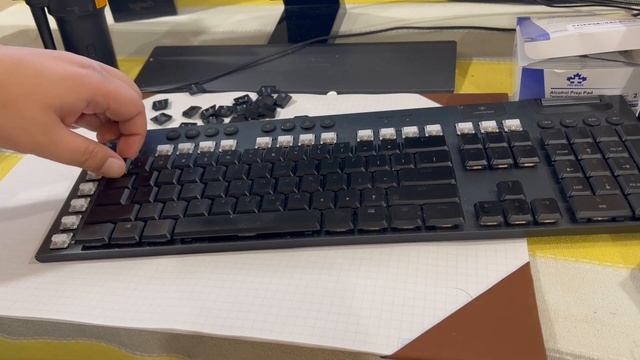 How to clean an external keyboard LOGITECH G915 CLICKY смотреть онлайн