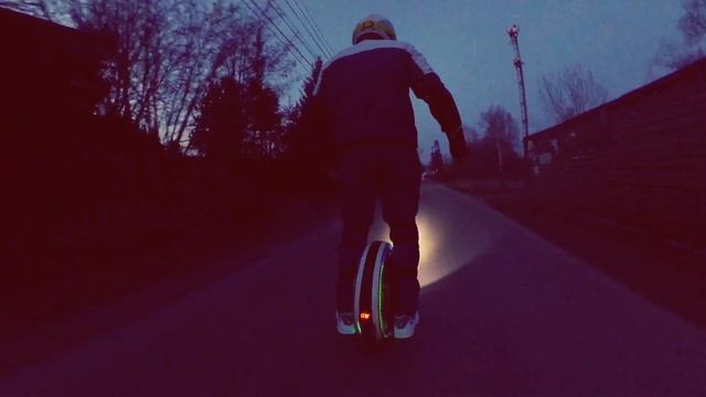 На моноколесе EUC nikola 84v 1600 l1l смотреть онлайн