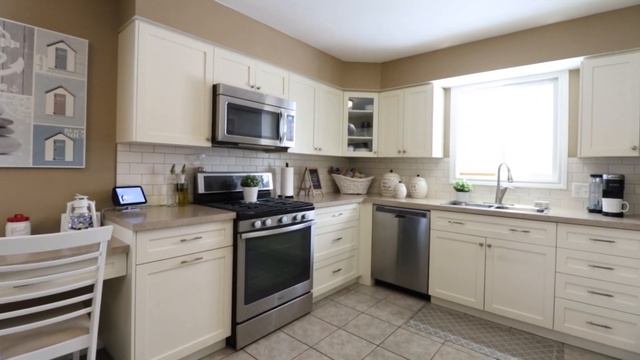 127 Wasaga Sands Drive Video Tour смотреть онлайн