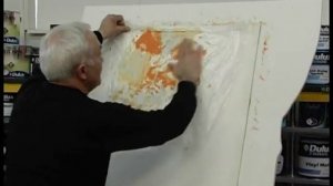 Окрашивание стен с помощью целлофана