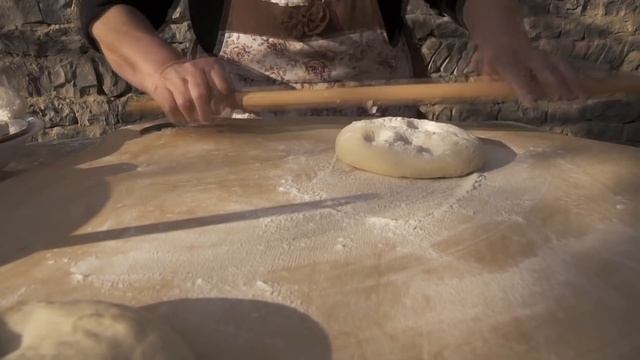 Life in DAGESTAN Lezgian village. Making traditional Lezgian pie - HARHA. Russia nowadays life смотреть онлайн
