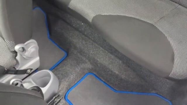 Toyota Aygo Blue MM VVT-I (2009) - YH09 KSE смотреть онлайн