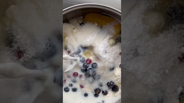 Панкейки. Толстые блинчики. Блинчики с творогом и смородиной #рецепт #панкейки смотреть онлайн