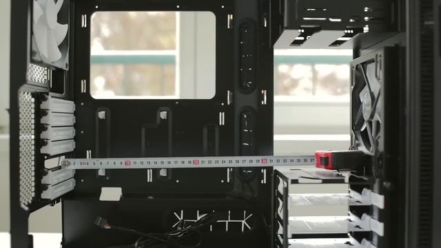 NZXT H440 vs DEFINE R5 | Which is better? смотреть онлайн