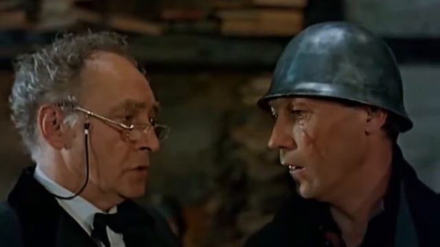 Ну, как как здоровье? —Очень! Здоровье сейчас очень хорошее. — Жаль! смотреть онлайн