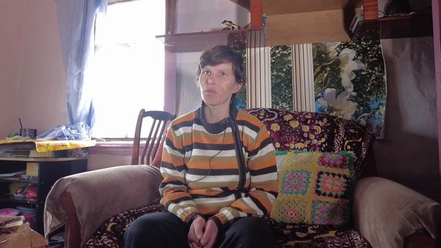 МНОГОДЕТНАЯ МАТЬ ВЫЖИВАЕТ В ЗАБРОШЕННОЙ ДЕРЕВНЕ БЕЗ ЕДЫ И ЭЛЕКТРИЧЕСТВА. смотреть онлайн