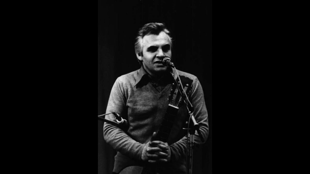 Евгений Клячкин - По ночной Москве идет девчонка... тел. 2-12-36 смотреть онлайн