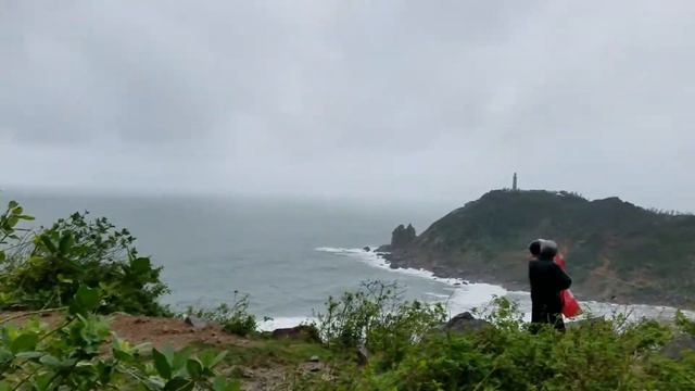 02.12.2017 из Нячанга в Туй Хоа. Тормознули у маяка. Ольга не хочет выходить из машины! Мотовьетнам смотреть онлайн