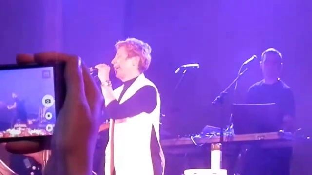 Сурганова и Оркестр - Shuffle (Летник 2017 ПКиО Красная Пресня) смотреть онлайн