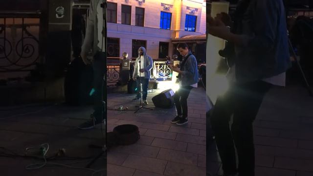Случайно Twin Sako спел на Арбате смотреть онлайн