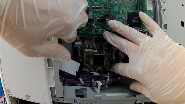 BCU Board RICOH MPC3503 MPC3003 Replacement Video Tutorial for Service смотреть онлайн