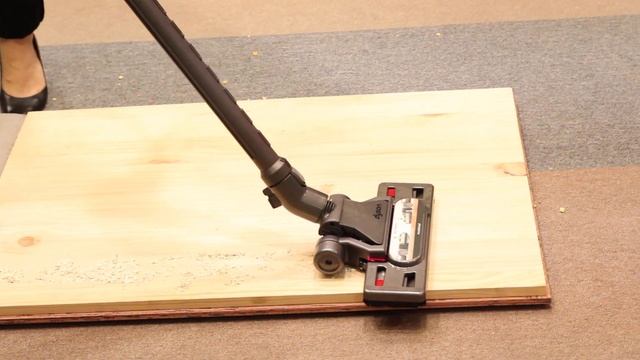 Mbile01採訪-Dyson DC37自動感應地板吸頭示範 смотреть онлайн