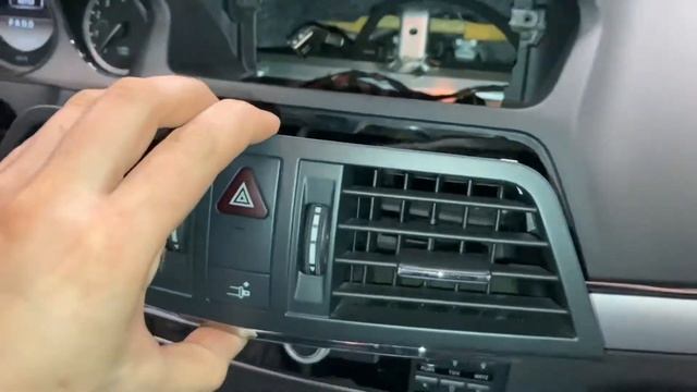 Mercedes w207 e class, как снять штатное головное устройство смотреть онлайн