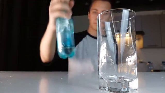 Учусь трюкам с Бутылкой (КАК БАРМЕН) за 24 часа/МУД смотреть онлайн