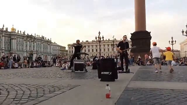 16.06.2018 уличные музыканты на Дворцовой площади в Санкт-Петербурге; #NIKEDEMIN и #STREET_X смотреть онлайн