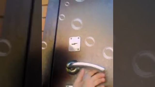 Надуваем бассейн и наливаем туда воду смотреть онлайн