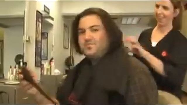 Kevin W. Reese's 35 Inch Haircut!! - "I Need a Haircut" Part 3 (2008) смотреть онлайн