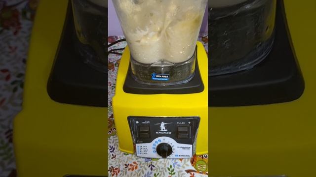 Рецепт raw vegan МОРОЖЕНОГО из замороженных бананов. Блендер RAWMID. Быстро, просто,а главное вкусн смотреть онлайн