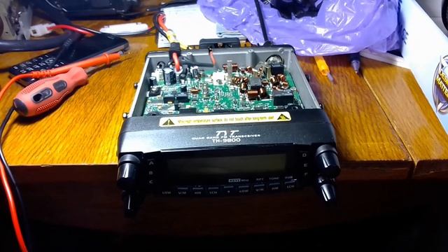 Tyt Th-9800 попало питание 25-28 вольт вместо 13.8 вольт.