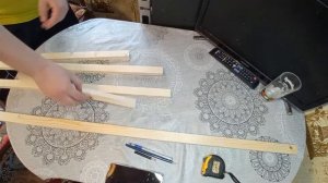 САМОСТОЯТЕЛЬНО СДЕЛАЛИ СТОЙКУ ПОД ЛАМПУ. ПОДВЕСИЛИ ФИТОЛАМПУ ДЛЯ РАССАДЫ СВОИМИ РУКАМИ