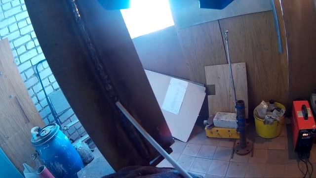 Сварка вертикального шва с зазором.mp4 смотреть онлайн