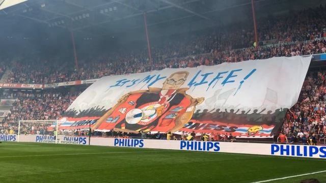 Opkomst PSV-Ajax : 15/4/2018 : 3-0 : Sfeeractie + Pyro #24 смотреть онлайн