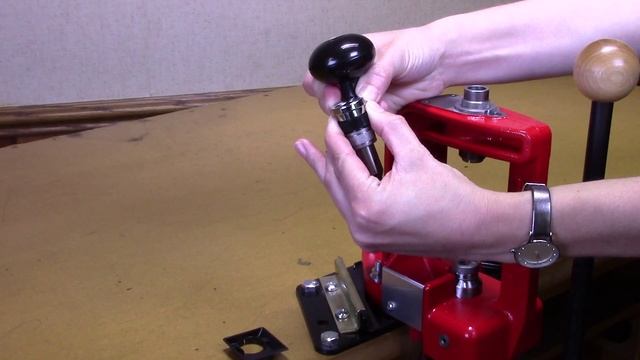 90437 Deluxe Quick Trim Case Trimmer смотреть онлайн