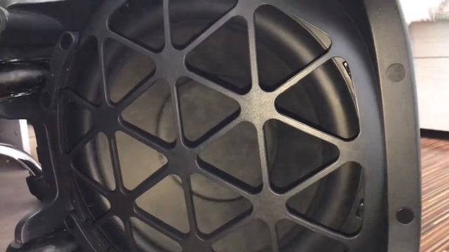 JBL PARTYBOX 1000 small Bass Test( I’m back!!) смотреть онлайн