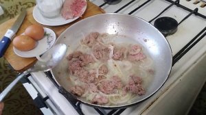ЛАЙФХАК . ГОТОВЛЮ ВКУСНУЮ ЯИЧНИЦУ С ФАРШЕМ