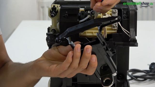 DELONGHI ECAM Kaffeeauslaufverteiler tauschen ausbauen wechseln ersetzen: Reparaturanleitung смотреть онлайн