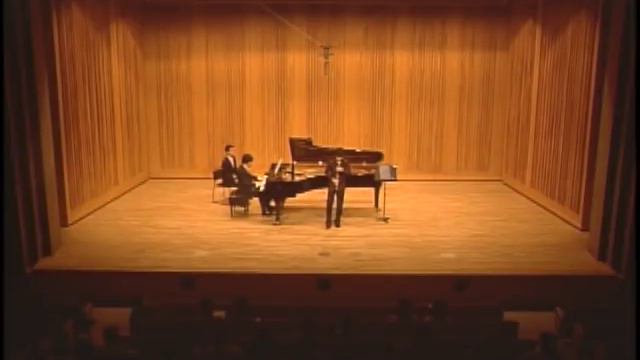 Han Kim plays Rigoletto Fantasie by L.Bassi for Clarinet and Piano смотреть онлайн