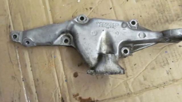 Кронштейн опоры двигателя Левый W463 5.0 G500 a1132234104, 1132234104 m133 om133 смотреть онлайн