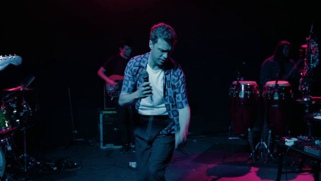 Friendly Fires - Offline - Live Performance | Vevo смотреть онлайн