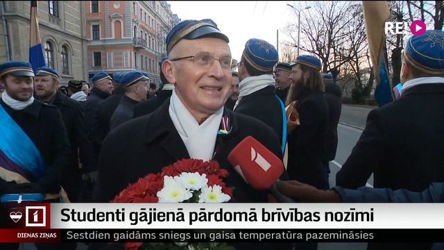 Studenti gājienā pārdomā brīvības nozīmi смотреть онлайн