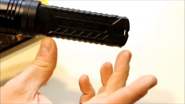 Nitecore EA42 - пластиковый корпус и 4хАА смотреть онлайн