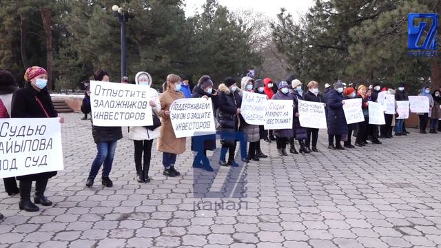 ЭТ БАЗАРДАГЫ СООДАГЕРЛЕРДИН МУҢУН КИМ УГАТ?